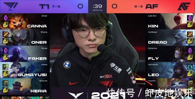 足球比赛中 足球比赛中